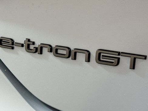 Used 2023 Audi e-tron GT Prestige w/ Prestige Package image 10