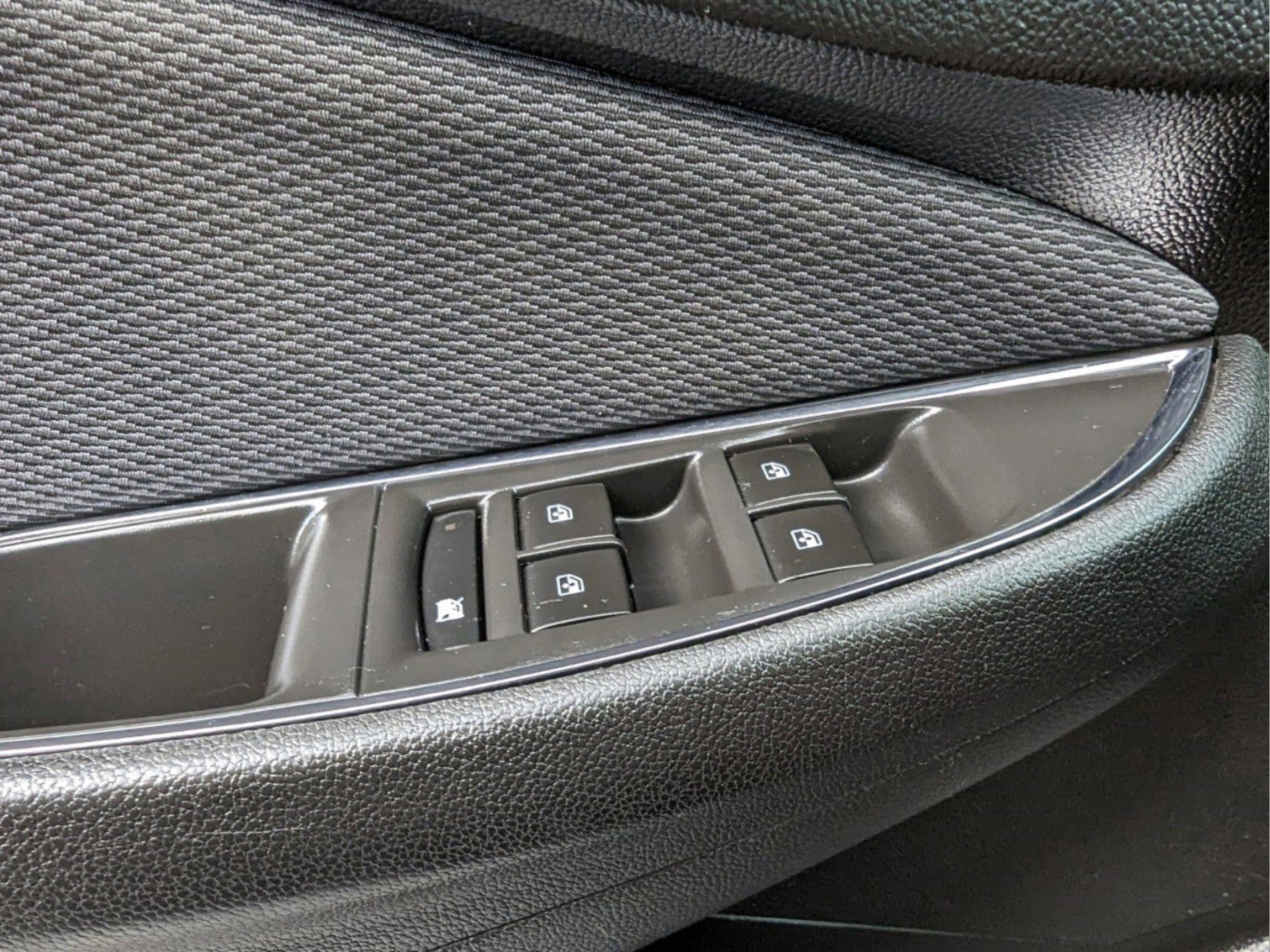 Used 2017 Chevrolet Cruze LT w/ Convenience Package FWD image 95