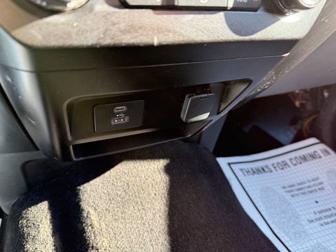 Used 2021 Ford F250 XLT w/ FX4 Off-Road Package image 22