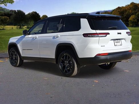 New 2025 Jeep Grand Cherokee L Limited image 3