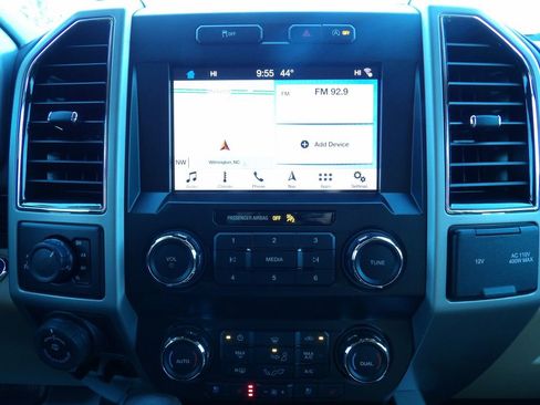 Used 2019 Ford F150 Lariat w/ Trailer Tow Package image 24