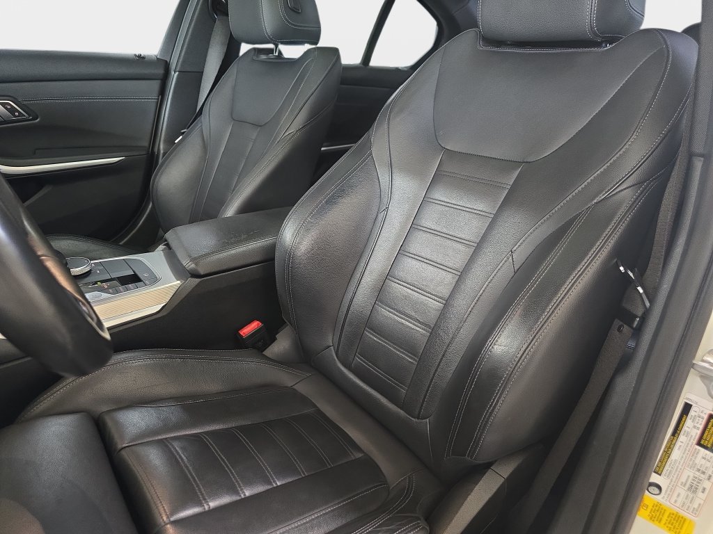 Certified 2020 BMW 330i Sedan w/ M Sport Package RWD image 14