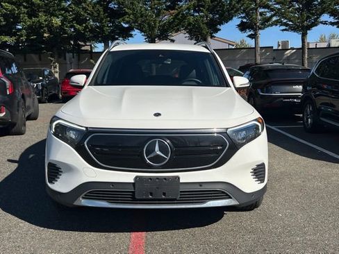 Used 2022 Mercedes-Benz EQB 300 4MATIC image 4
