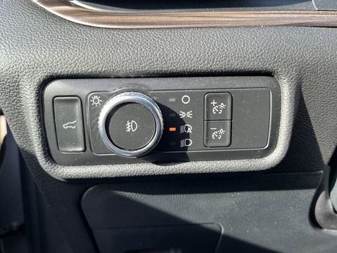 Used 2022 Ford Explorer Limited w/ Equipment Group 301A image 10