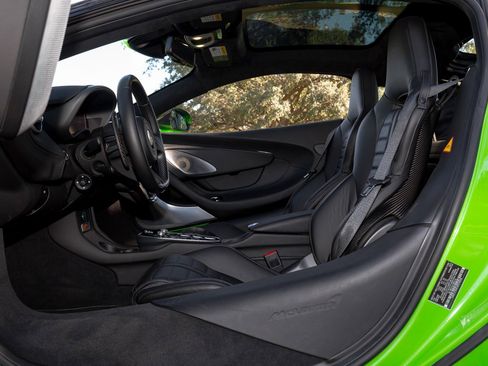 Used 2025 McLaren GTS image 32