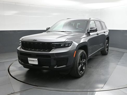 New 2025 Jeep Grand Cherokee L Altitude image 30