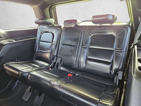 Used 2020 Lincoln Navigator Reserve w/ Luxury Package image 21