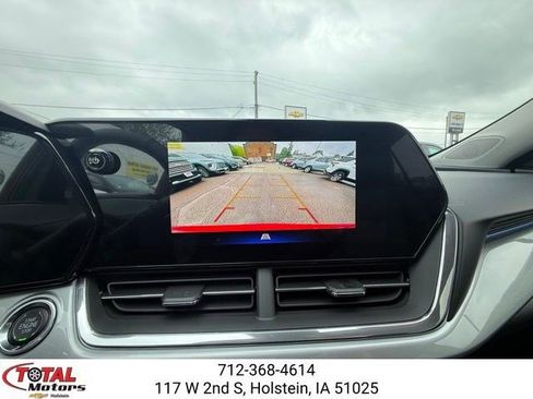 New 2026 Chevrolet Trax LT w/ Sunroof Package FWD image 21