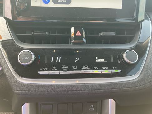 Used 2023 Toyota Corolla Cross LE FWD image 21