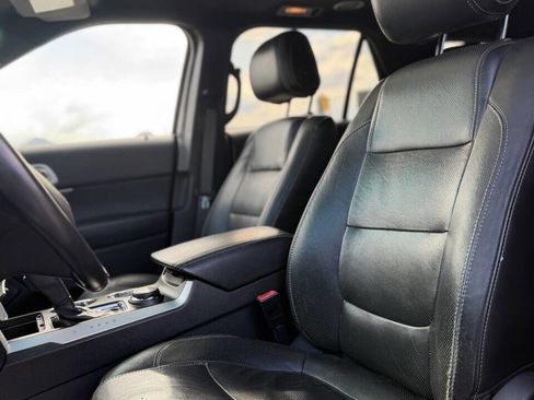 Used 2013 Ford Explorer Sport image 11