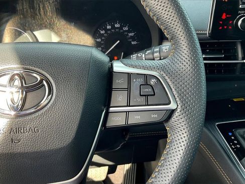 Used 2024 Toyota Sienna XSE image 19