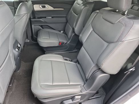 New 2026 Ford Explorer Active w/ Active Comfort Package AWD/4WD image 18