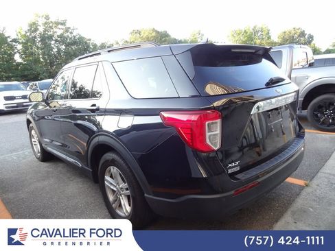 Used 2024 Ford Explorer XLT RWD image 5