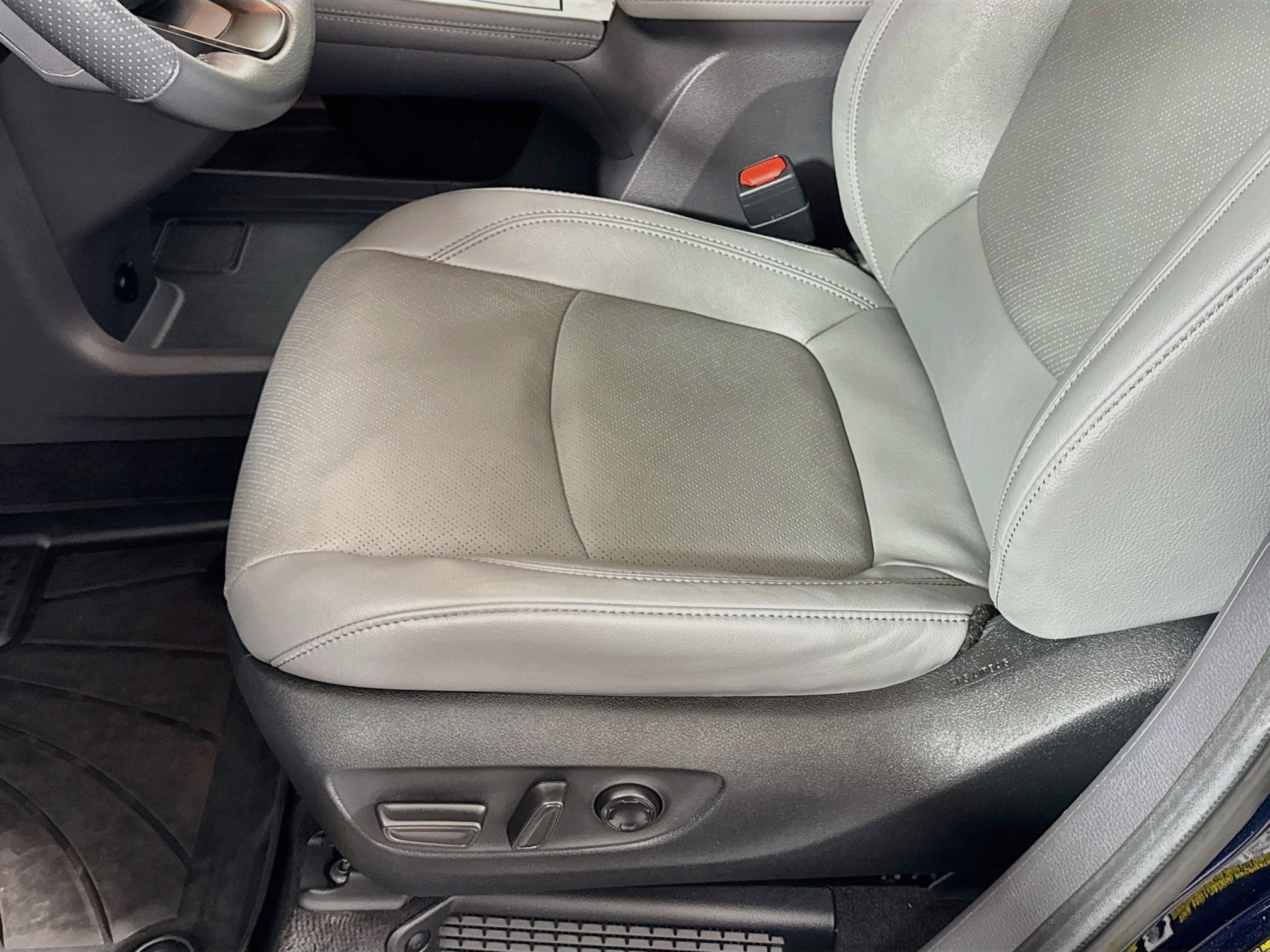 Certified 2024 Toyota Sienna Limited AWD/4WD image 21