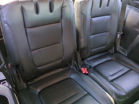 Used 2016 Ford Explorer XLT w/ Equipment Group 202A image 24