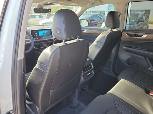 Certified 2024 Volkswagen Atlas SE FWD image 10
