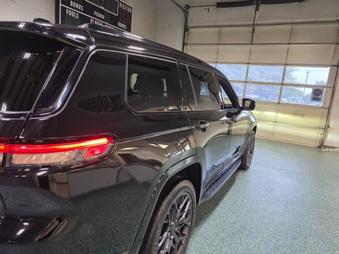 Used 2023 Jeep Grand Cherokee L Summit AWD/4WD image 7