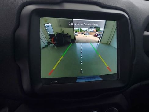 Used 2023 Jeep Renegade Latitude AWD/4WD image 27