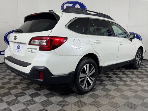 Used 2019 Subaru Outback 2.5i Limited w/ Popular Package #2 image 4