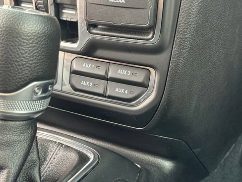 Used 2025 Jeep Wrangler Unlimited Rubicon AWD/4WD image 44