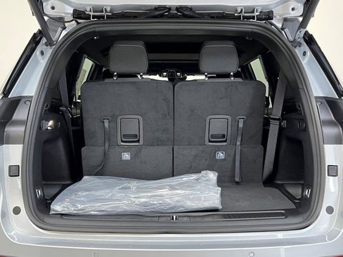 New 2025 Jeep Grand Cherokee L Laredo w/ Luxury Tech Group I image 5