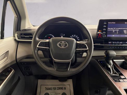 Used 2021 Toyota Sienna LE image 12