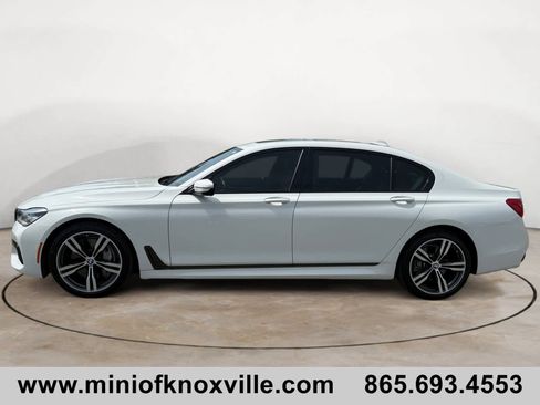 Used 2019 BMW 750i w/ Executive Package image 6