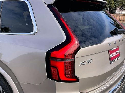 New 2026 Volvo XC90 T8 Plus w/ Protection Package Premier image 25