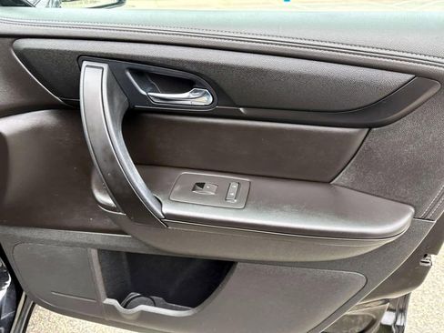 Used 2017 Chevrolet Traverse LT AWD/4WD image 10