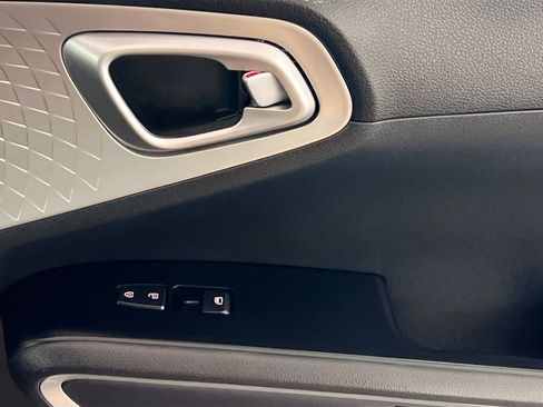 Used 2021 Kia Soul LX FWD image 31