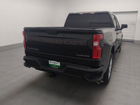 Used 2020 Chevrolet Silverado 1500 Custom w/ Custom Convenience Package AWD/4WD image 7