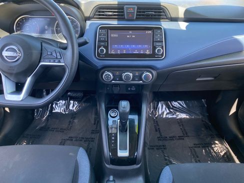 Used 2023 Nissan Versa SV FWD image 11