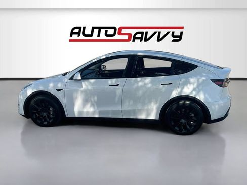 Used 2025 Tesla Model Y Long Range AWD/4WD image 4