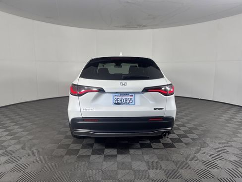 Used 2023 Honda HR-V Sport image 5