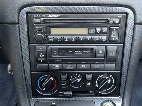 Used 1999 MAZDA MX-5 Miata image 34