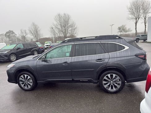 Used 2023 Subaru Outback Limited XT image 11