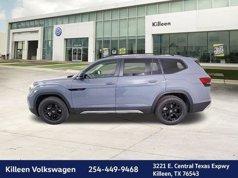 New 2026 Volkswagen Atlas Peak Edition image 4