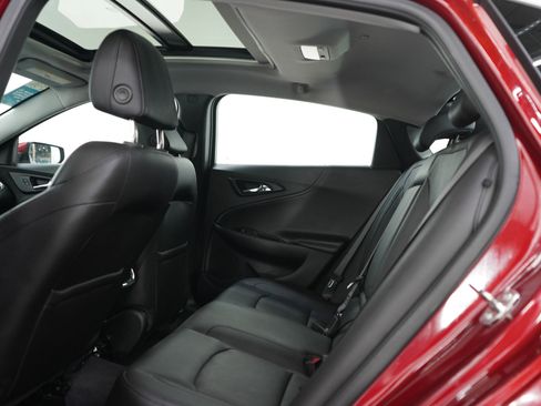 Used 2019 Chevrolet Malibu LT w/ Leather Package FWD image 16