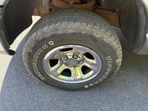Used 2008 Dodge Ram 1500 Truck ST AWD/4WD image 3