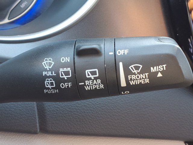 Used 2024 Chrysler Pacifica Touring-L FWD image 21