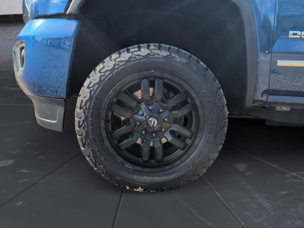Used 2015 GMC Sierra 2500 Denali w/ Duramax Plus Package AWD/4WD image 26