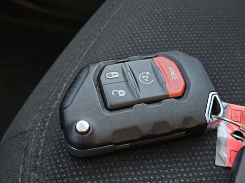 Used 2023 Jeep Wrangler Unlimited Sport AWD/4WD image 30