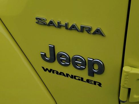 Used 2023 Jeep Wrangler Sahara w/ LED Lighting Group image 32