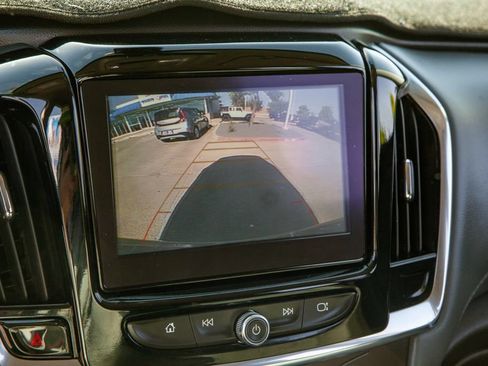 Used 2019 Chevrolet Traverse LT w/ LPO, 'HIT The Road' Package AWD/4WD image 16