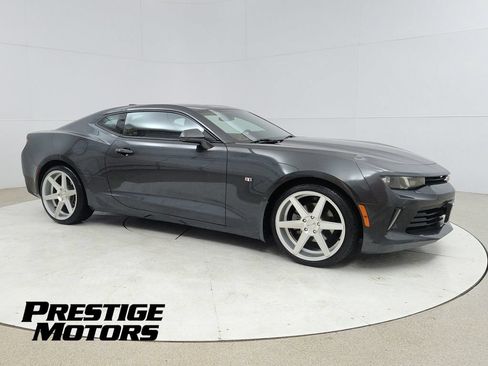 Used 2016 Chevrolet Camaro LT RWD image 1