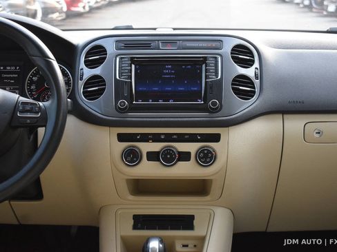Used 2016 Volkswagen Tiguan SE AWD/4WD image 23