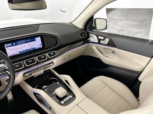 New 2026 Mercedes-Benz GLS 450 4MATIC image 25
