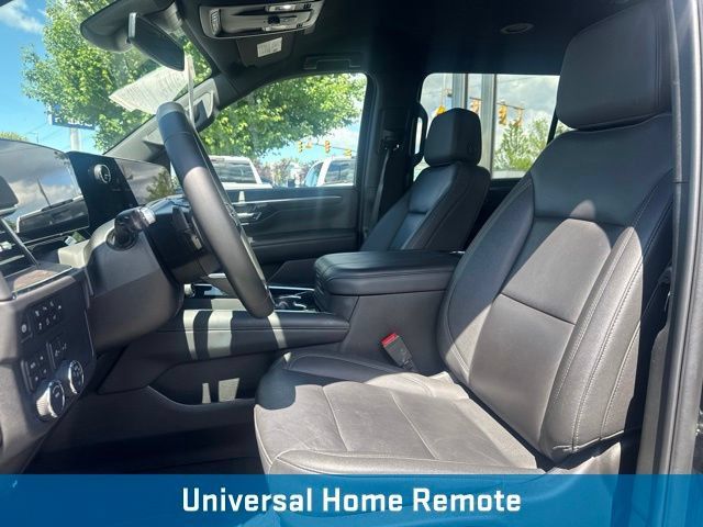 Used 2025 Chevrolet Suburban Z71 AWD/4WD image 13