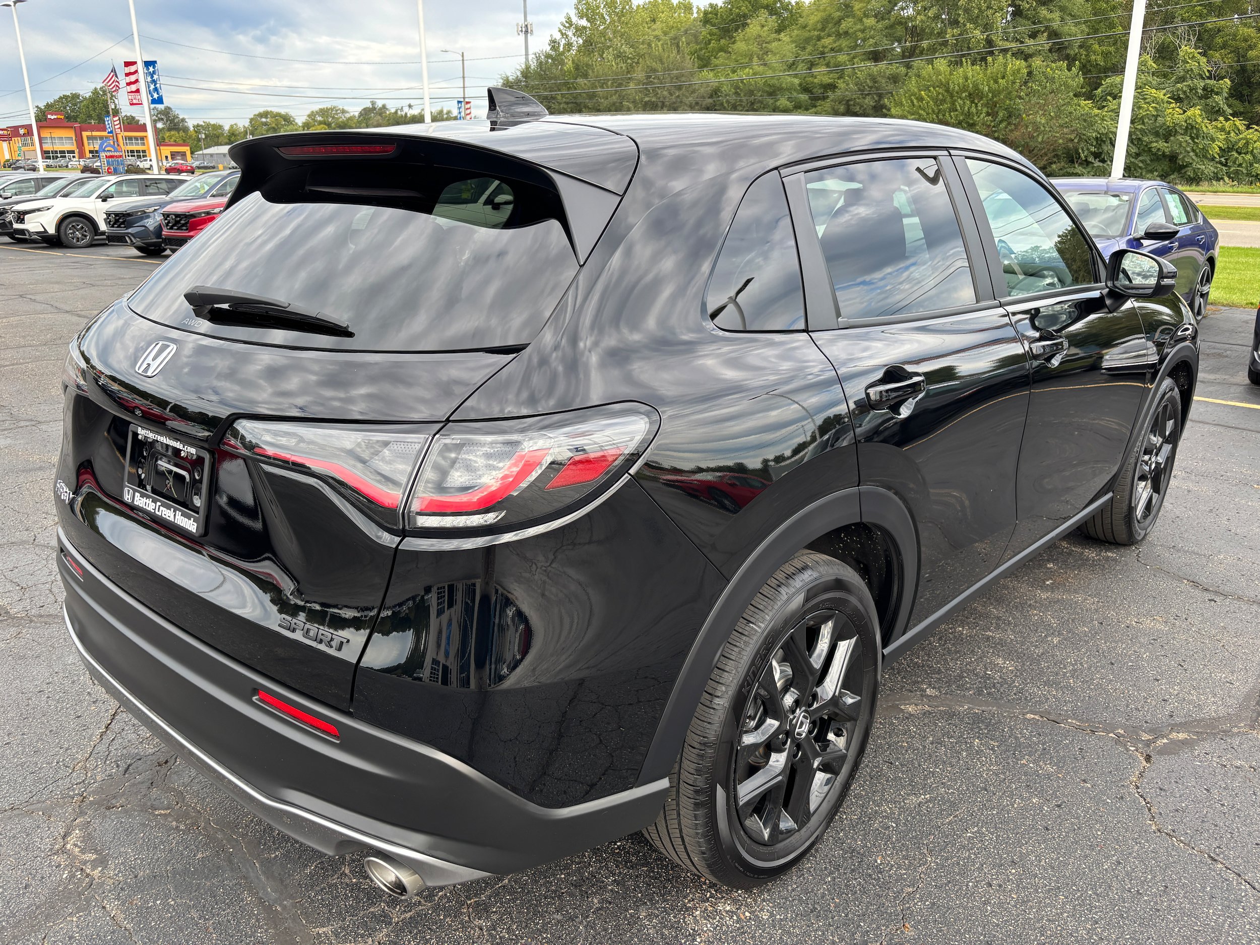 Certified 2025 Honda HR-V Sport image 6