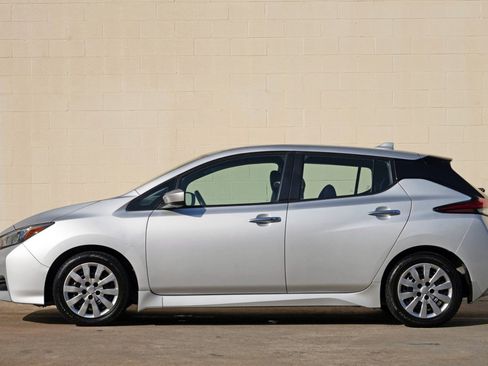 Used 2023 Nissan Leaf S FWD image 8
